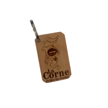Porte-clés en bois gravé – La Corne du Bois des Pendus